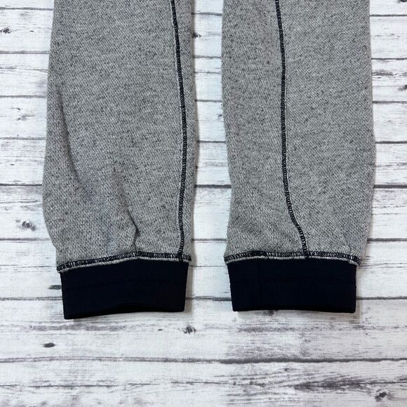 Lululemon Var-City Bomber Jacket - Picture 8 of 12